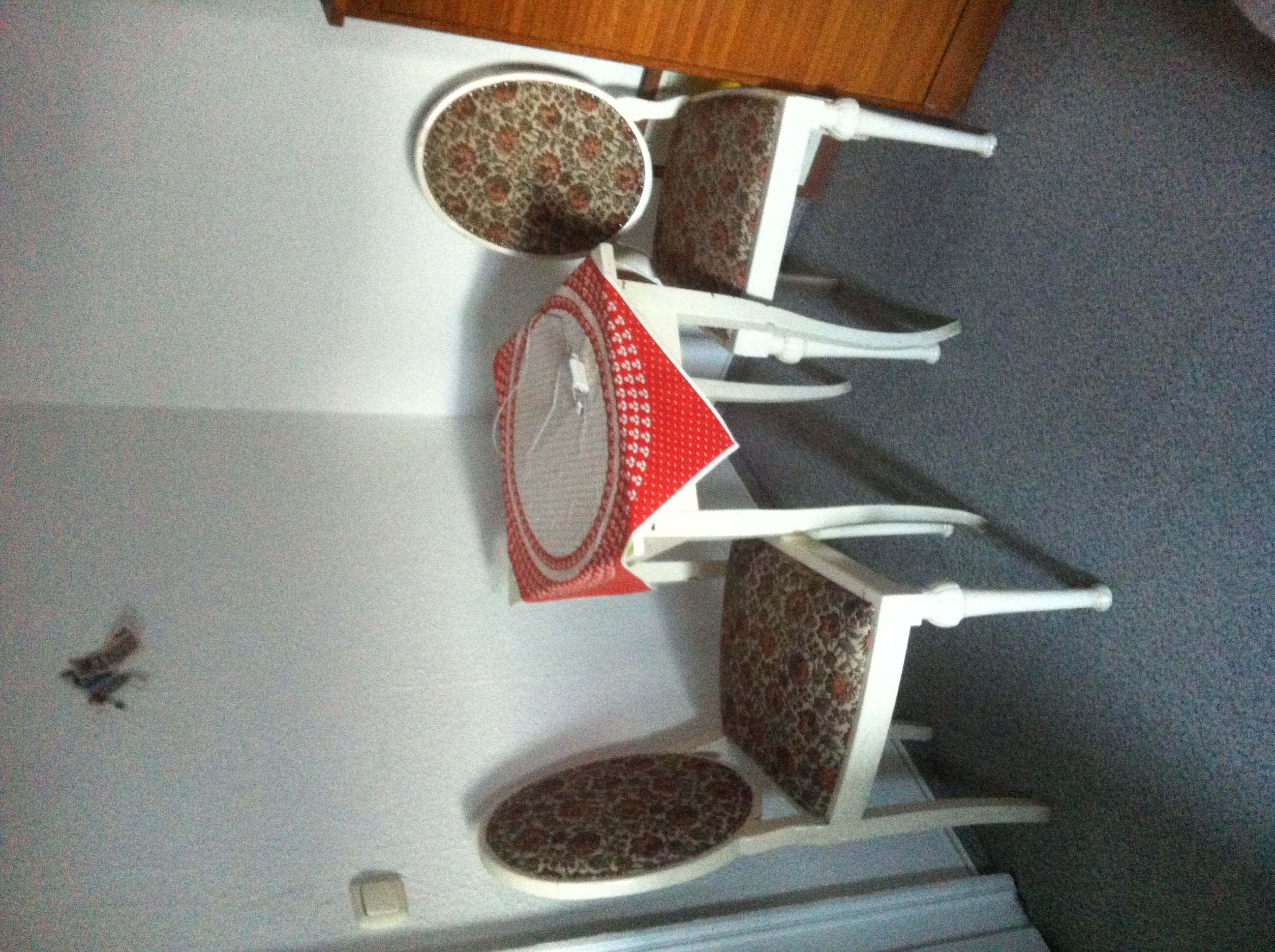 Tisch & Stühle (x2) weiss