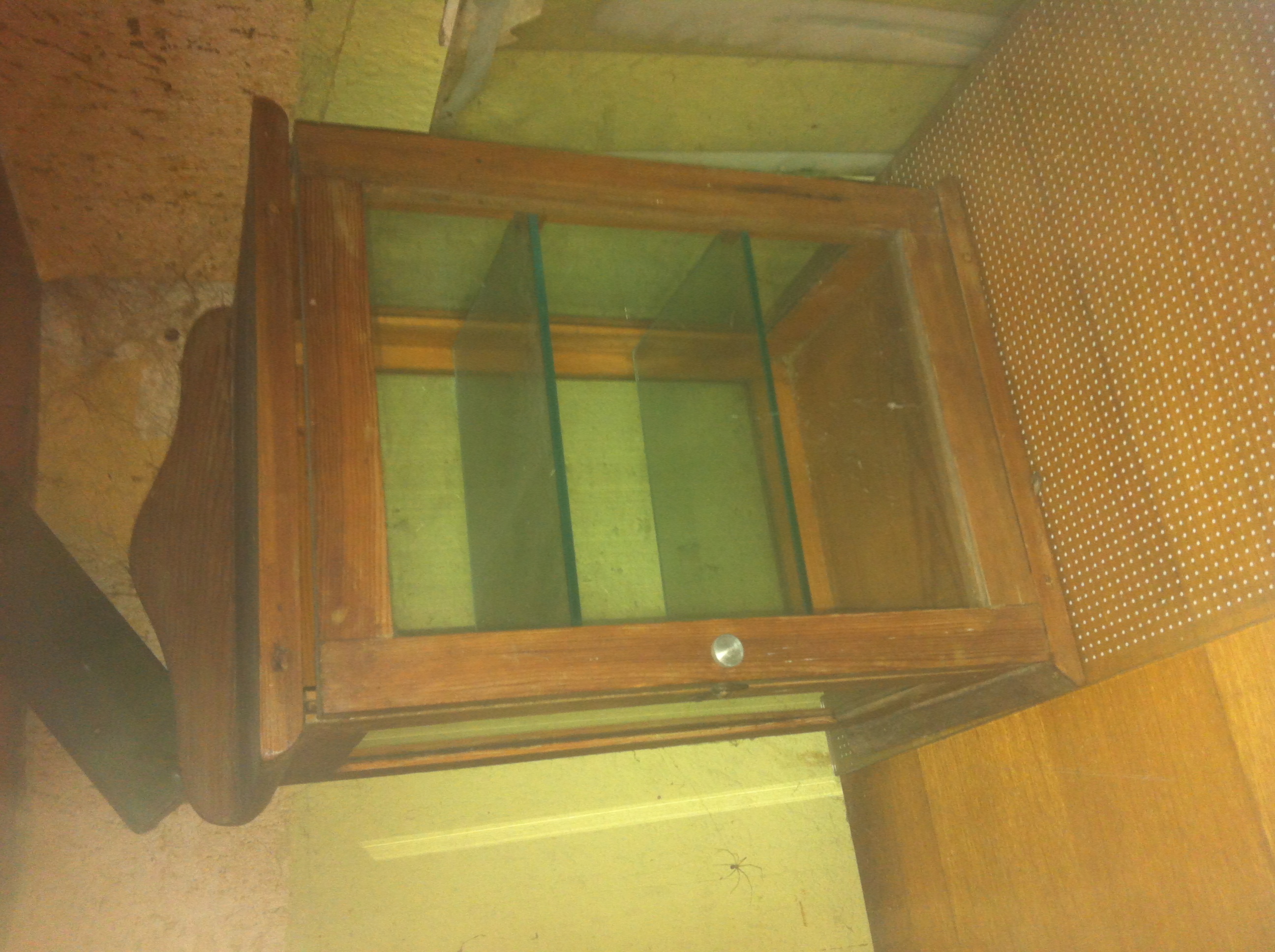 Kleiner Medizinschrank